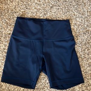 Used Lululemon Wunder Train High-Rise Short 6" size 8